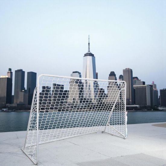 صورة مرمى كرة قدم حديدي كبير قابل للتثبيت